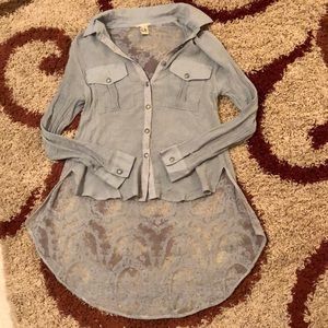 Gimmicks long sleeve button up top.